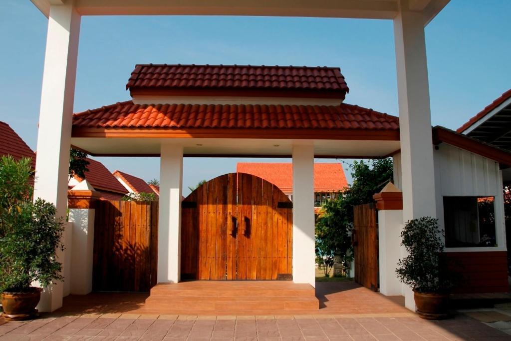 Armonia Village Resort And Spa Chumphon Ngoại thất bức ảnh