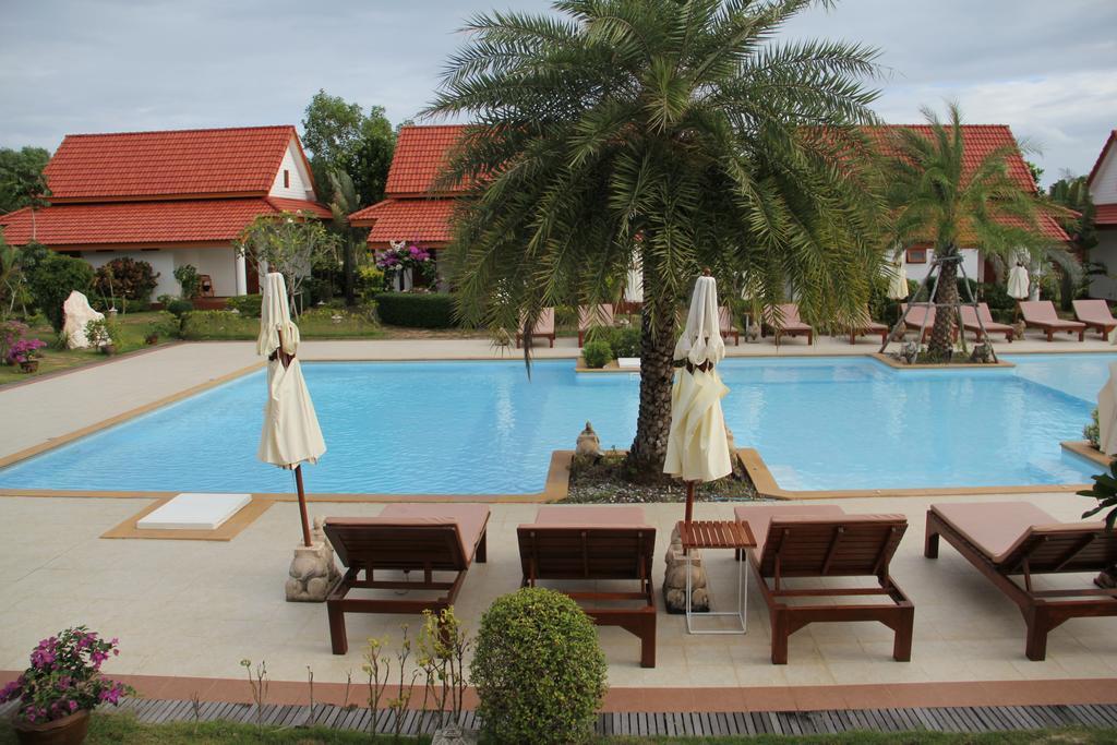 Armonia Village Resort And Spa Chumphon Ngoại thất bức ảnh