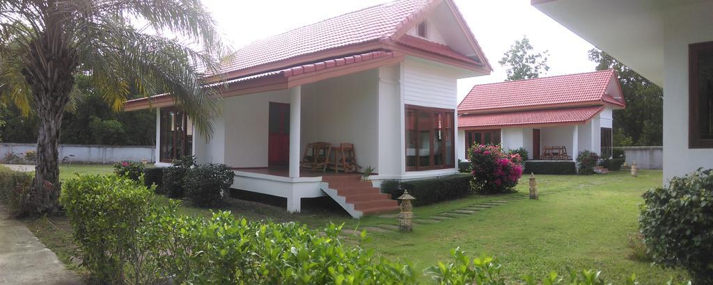 Armonia Village Resort And Spa Chumphon Ngoại thất bức ảnh