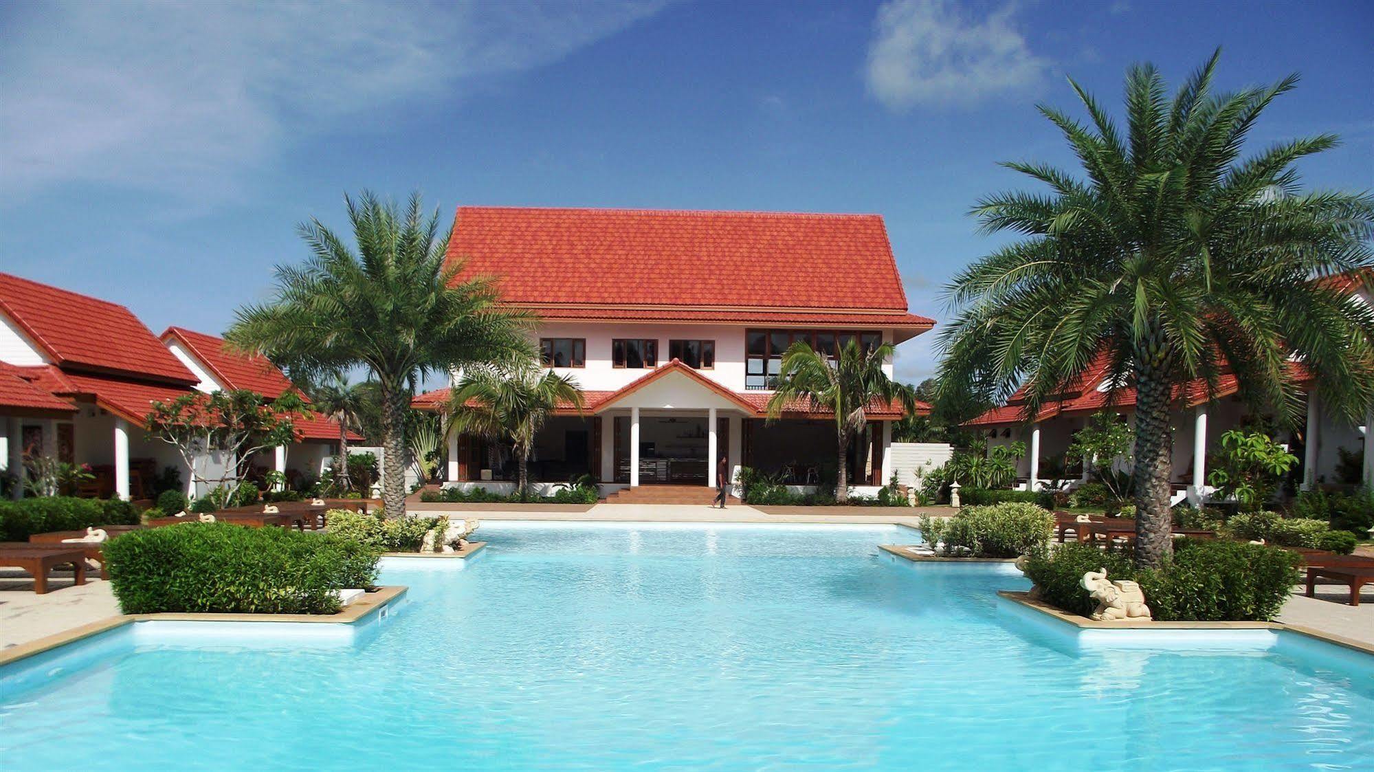 Armonia Village Resort And Spa Chumphon Ngoại thất bức ảnh
